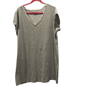 Faded Glory women’s night shirt/ gown